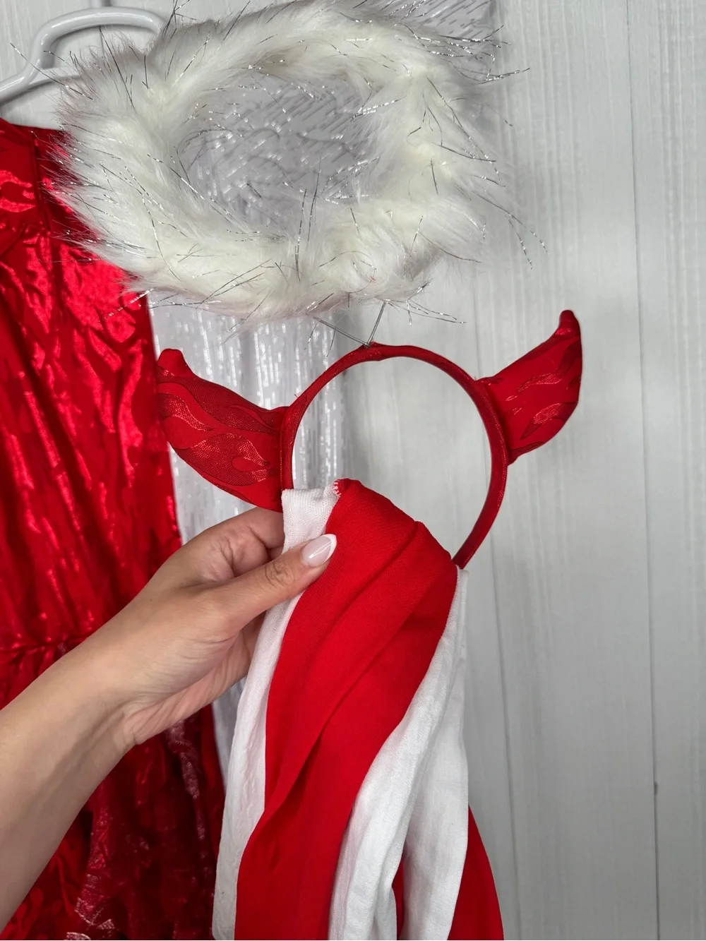 Spirit Halloween Adult Devilish Angel Costume with Wings - Picture 9 of 10